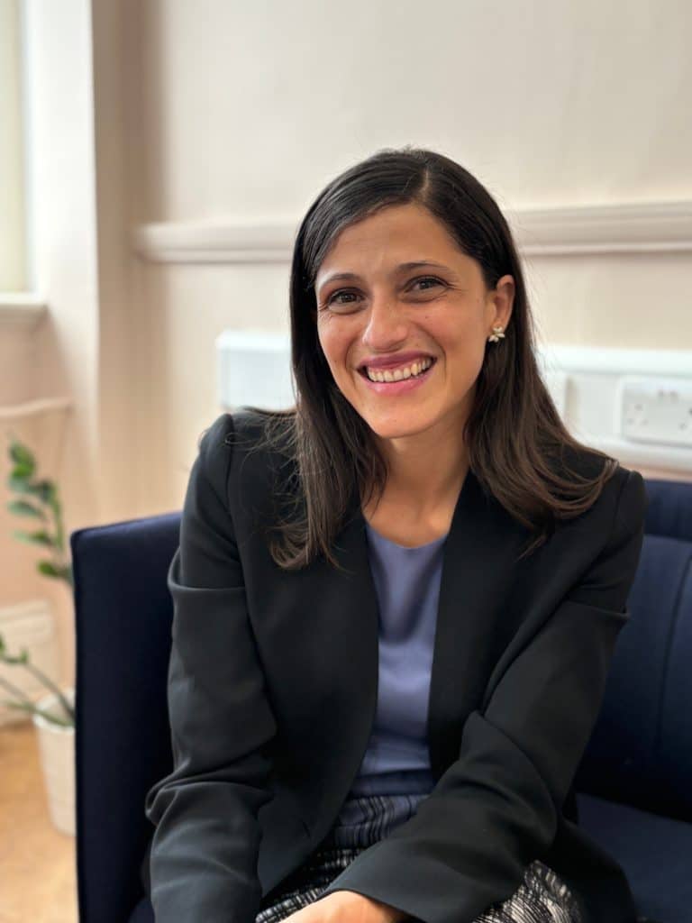 Entretien exclusif &ndash; &Eacute;l&eacute;onore Caroit, ministre d&eacute;l&eacute;gu&eacute;e charg&eacute;e de la Francophonie, des Partenariats internationaux et des Fran&ccedil;ais de l&rsquo;&eacute;tranger, lors de son entretien avec Lesfran&ccedil;ais.press &agrave; l&rsquo;Institut fran&ccedil;ais de Londres.