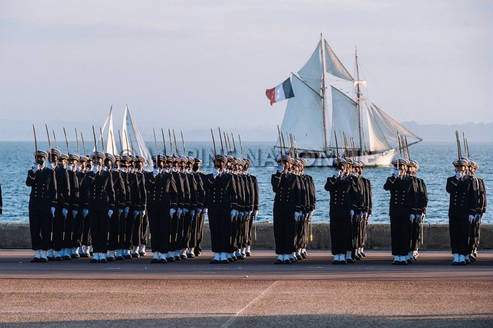 Equipage de la Marine nationale lors de la célébration de l'indépendance américaine