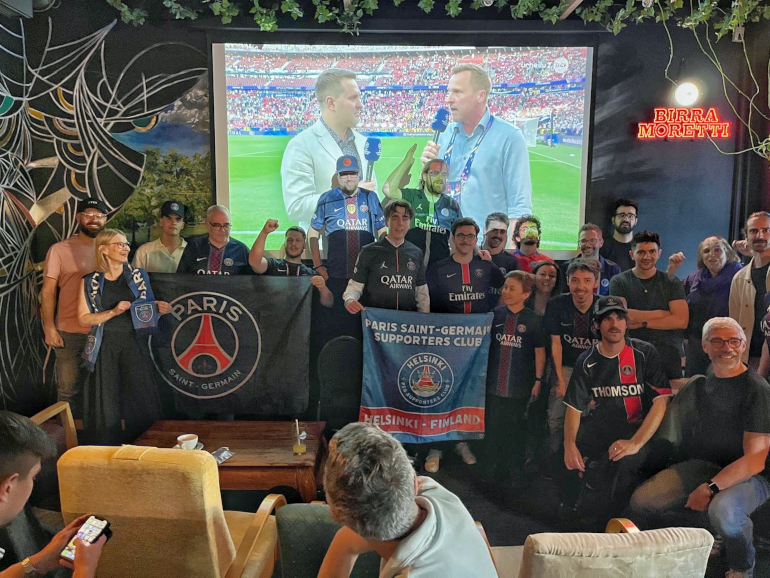 Les supporters du PSG de Los Angeles credit @olivierchatard