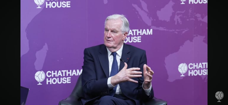 Michel Barnier à Chatham House. L’ancien Premier ministre français souhaite désormais « être utile » au rassemblement du centre et de la droite. © Chatham House