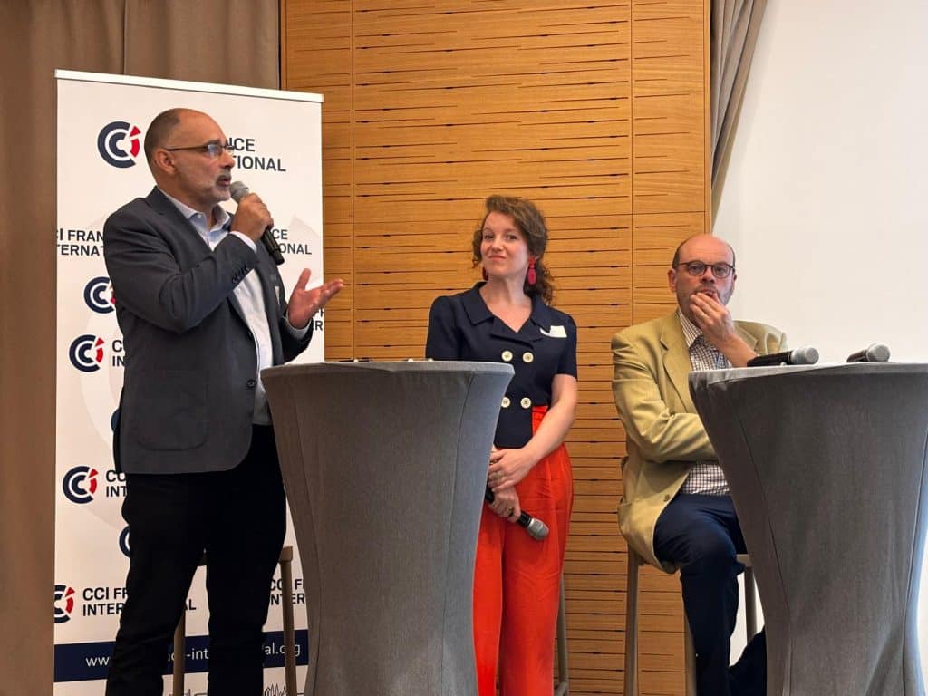 Pascal Perrochon, le Responsable Affaires Internationales de France Chimie, Marie Lefevre, la D&eacute;l&eacute;gu&eacute;e International Paris de Bpifrance et Florent Belleteste, Directeur International CCI France
