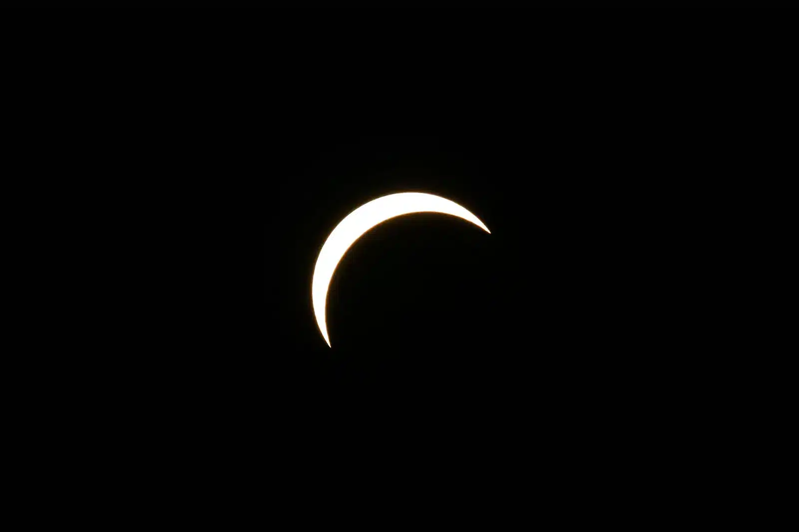 Croissant solaire lors de l’éclipse du 12 août 2026 depuis Birmingham