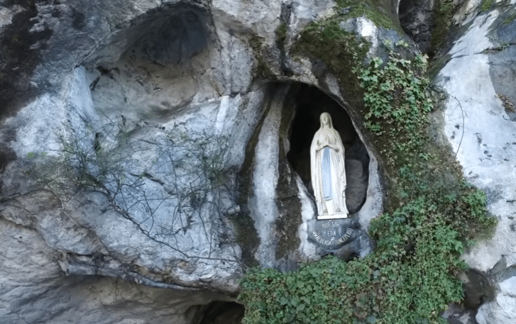 Le Sanctuaire de Notre-Dame de Lourdes 