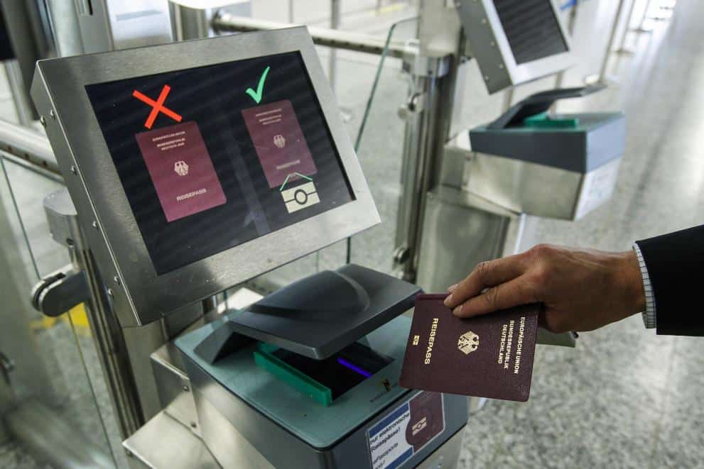 Contr&ocirc;le des passeports