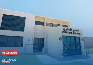 Dubaï, ville phare pour les Français, cache un décalage entre sa façade glamour et ses règles strictes.