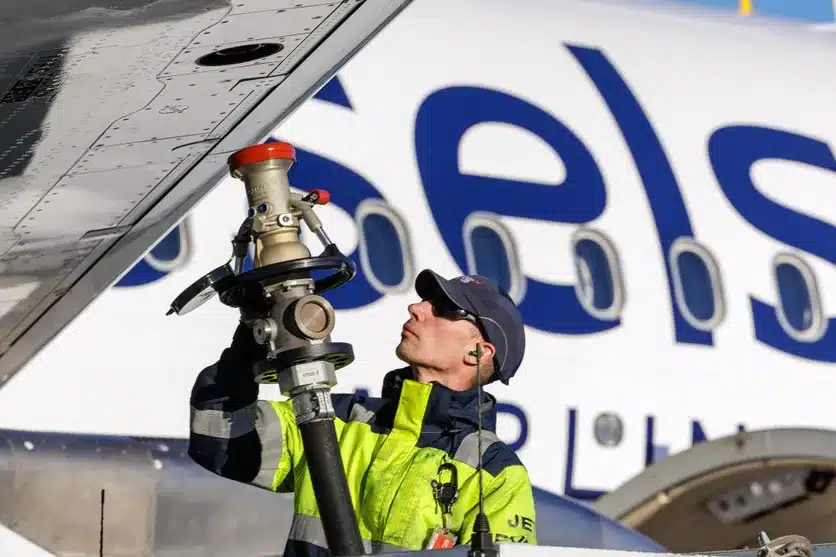 Face &agrave; l&rsquo;envol&eacute;e du cours du k&eacute;ros&egrave;ne, les compagnies a&eacute;riennes augmentent les prix de leurs billets d&rsquo;avion