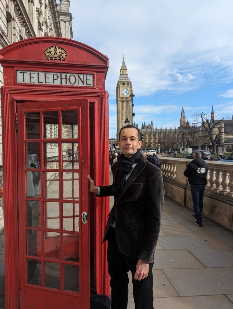 : K&eacute;vin Lognon&eacute;, Fran&ccedil;ais install&eacute; &agrave; Londres et porteur du projet d&rsquo;&laquo; arc horloger transmanche &raquo;