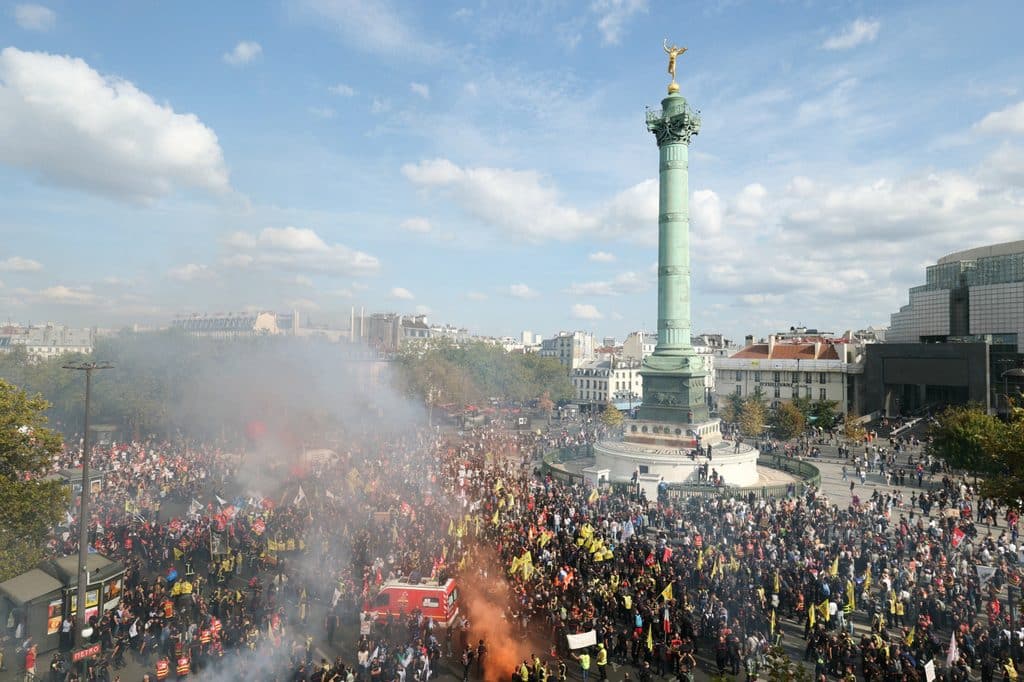Les pompiers et le secteur public manifestent &agrave; Paris le 29 septembre 2026. 