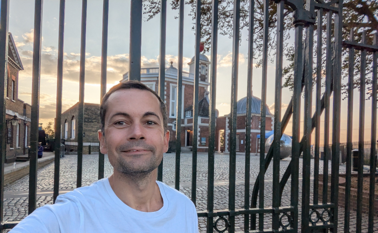 Royal Observatory Greenwich, fond&eacute; en 1675 sous Charles II et devenu un lieu embl&eacute;matique de l&rsquo;histoire de la mesure du temps et de la longitude.