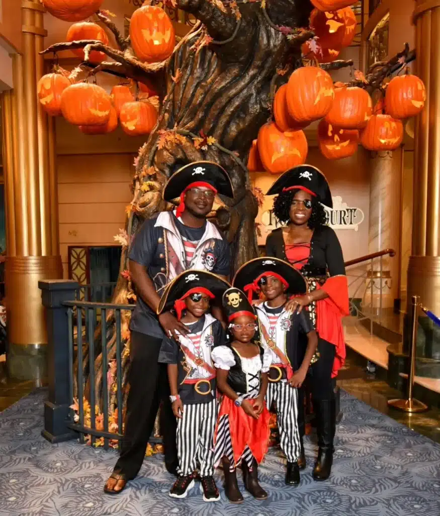 Hawa et sa famille lors d'Halloween