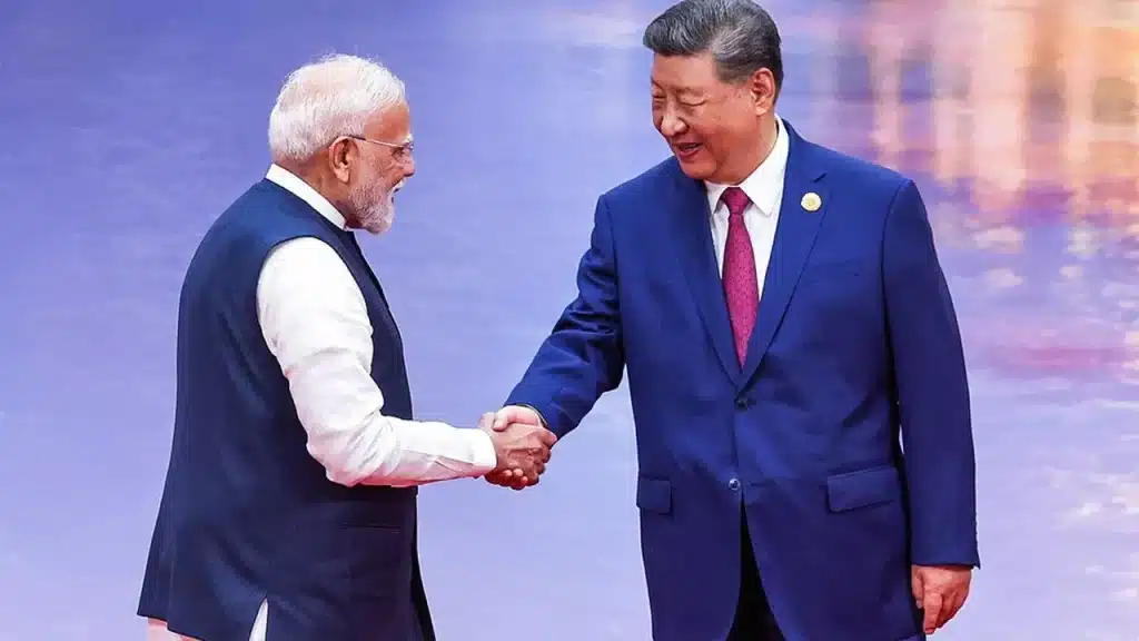 Le Premier ministre indien Narendra Modi (à gauche) et le président chinois Xi Jinping
