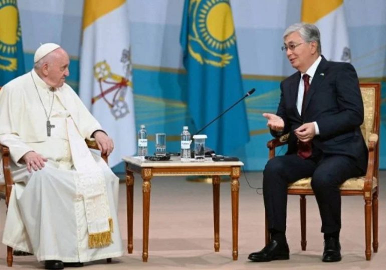 Le pape en "pèlerinage de paix" au Kazakhstan