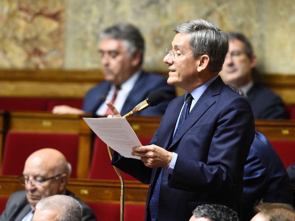 « Ce gouvernement finira par être renversé » – Charles de Courson, député en charge du groupe LIOT (outre-mer) et à l&rsquo;origine de la proposition de loi pour abroger le nouvel âge de retraite, 64 ans.