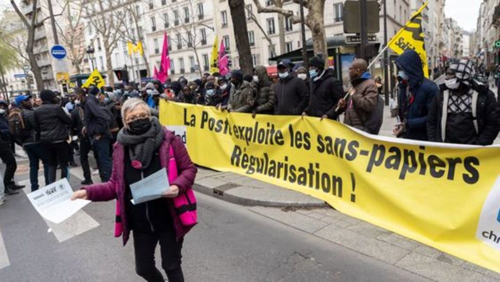 Des macronistes s’associent à la gauche pour défendre la régularisation des travailleurs sans papiers