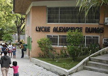 Ces Lycées français en difficulté : Port-au-Prince en Haïti et Marsa en Tunisie