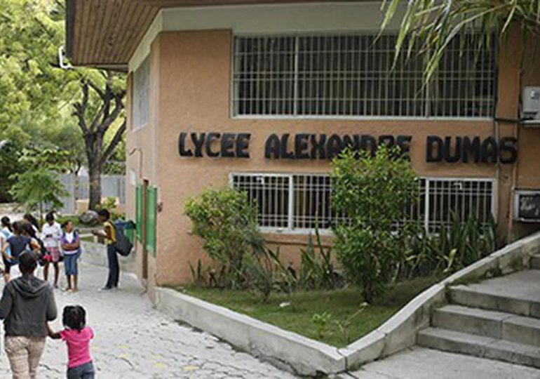 Ces Lycées français en difficulté : Port-au-Prince en Haïti et Marsa en Tunisie