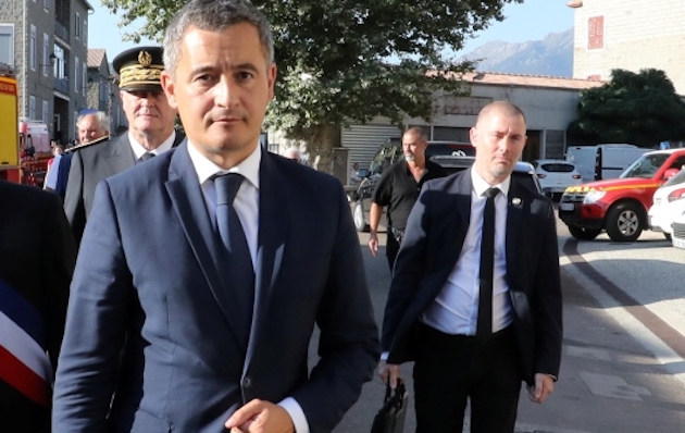 Gérald Darmanin, le ministre de l’Intérieur devait se rendre en Corse afin de poursuivre les discussions sur le statut de l’île mais, selon lui, «les conditions sereines ne sont pas réunies». Son déplacement est donc reporté de «quelques semaines».
