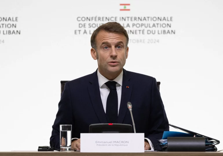 "Il faut à tout prix éviter que le déplacement des gens du Sud vers Beyrouth et d'autres régions du Liban ne crée de nouvelles divisions parmi les Libanais", a déclaré Emmanuel Macron lors de la conférence sur le Liban organisée à Paris ce 24 octobre 2024. 