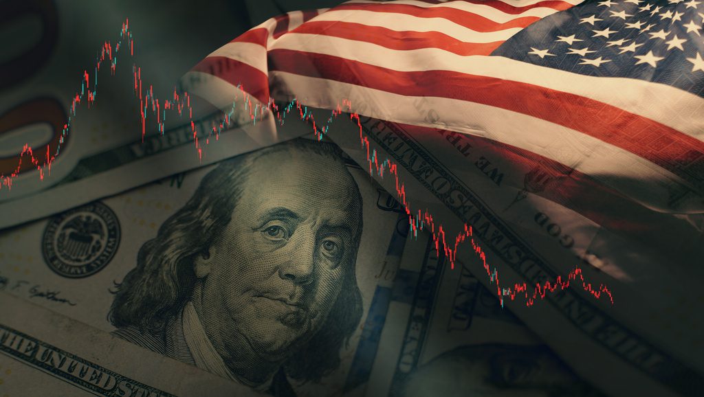 Pourquoi le dollar s’apprécie-t-il quand il devrait se déprécier ?