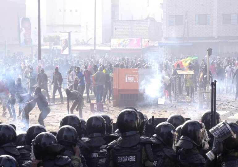 Sénégal : des manifestants dénoncent une restriction des libertés