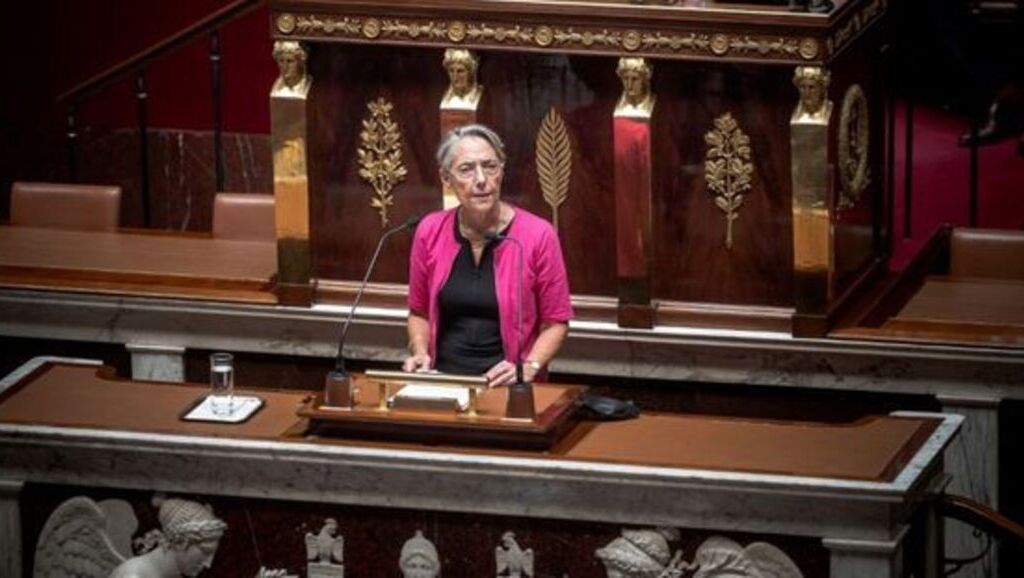 La motion de censure contre le gouvernement oblige les députés à prendre position