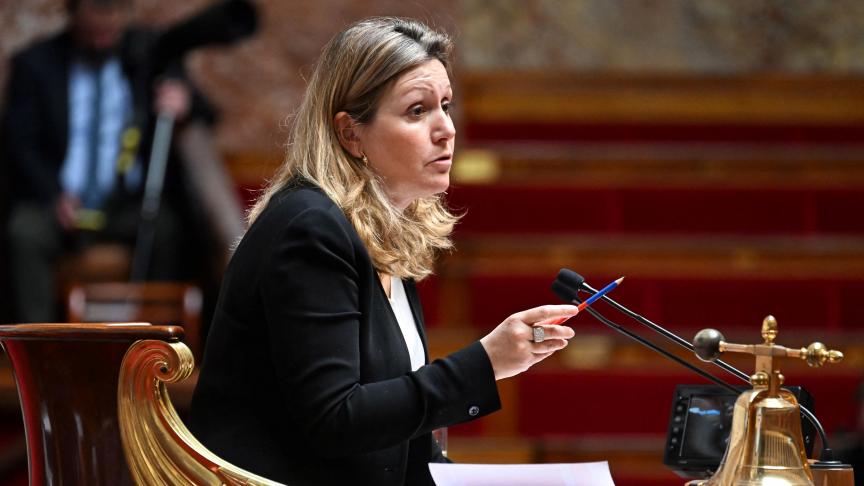 « Un coup de force inacceptable »: les oppositions, et plus particulièrement la gauche, ont tancé Yaël Braun-Pivet, la présidente de l&rsquo;Assemblée nationale alors qu&rsquo;elle a déclaré que tous les amendements prévus ce 08 juin, pour permettre un retrait du nouvel âge legal de départ à la retraite, seront déclarés irrecevables.