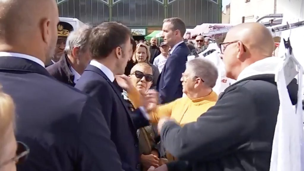 « Ah p**ain, je voudrais que ça aille plus vite aussi, moi! », lâche le président de la République interrogé sur le rythme des réformes en France .