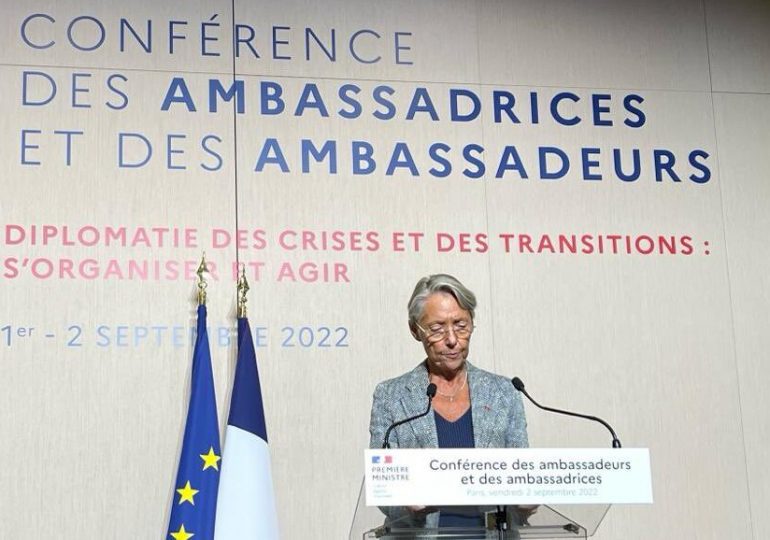 Elisabeth Borne : "Cela vaut pour les représentants des Français à l'étranger"