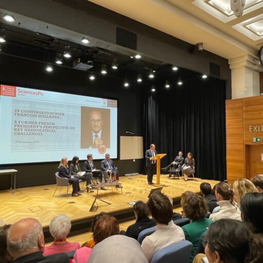 François Hollande en conférence au King's College à Londres