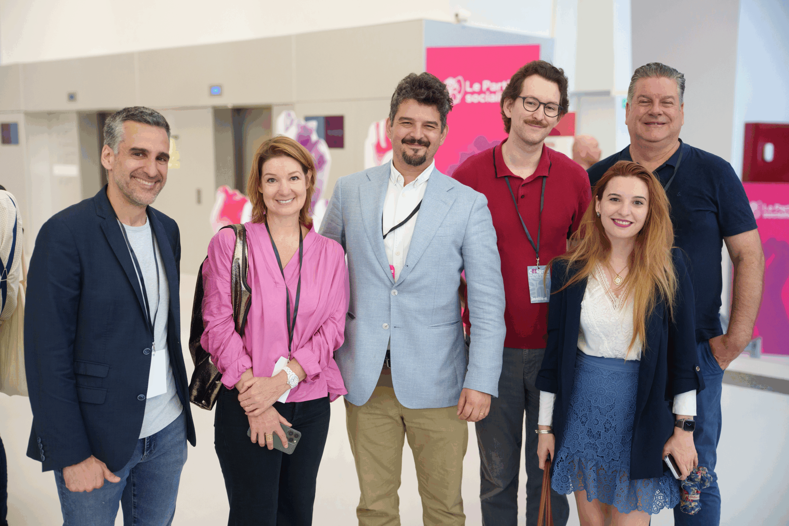 Gabriel Richard-Molard avec l'équipe de la fédération FFE et le sénateur Yan Chantrel le 15 juin au Congrés du PS