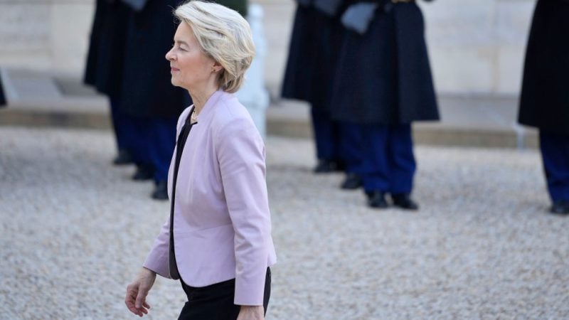 La présidente de l'Union européenne, Ursula Von Der Leyen, arrive à l'Élysée le 17 février 2025 à Paris, France. ©Remon Haazen/Getty Images