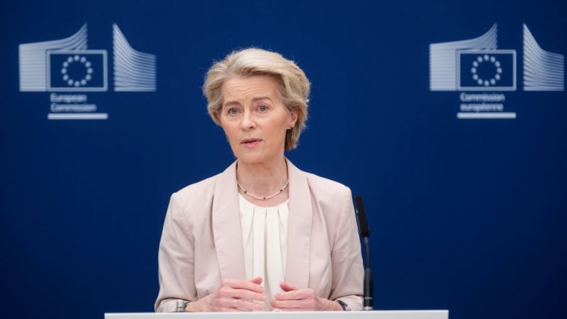 Ursula von der Leyen, présidente de la Commission européenne, s'adresse aux médias à la fin d'un dialogue stratégique sur l'avenir de l'industrie automobile européenne au Berlaymont, le siège de la Commission européenne, le 3 mars 2025 à Bruxelles. [Getty Images]