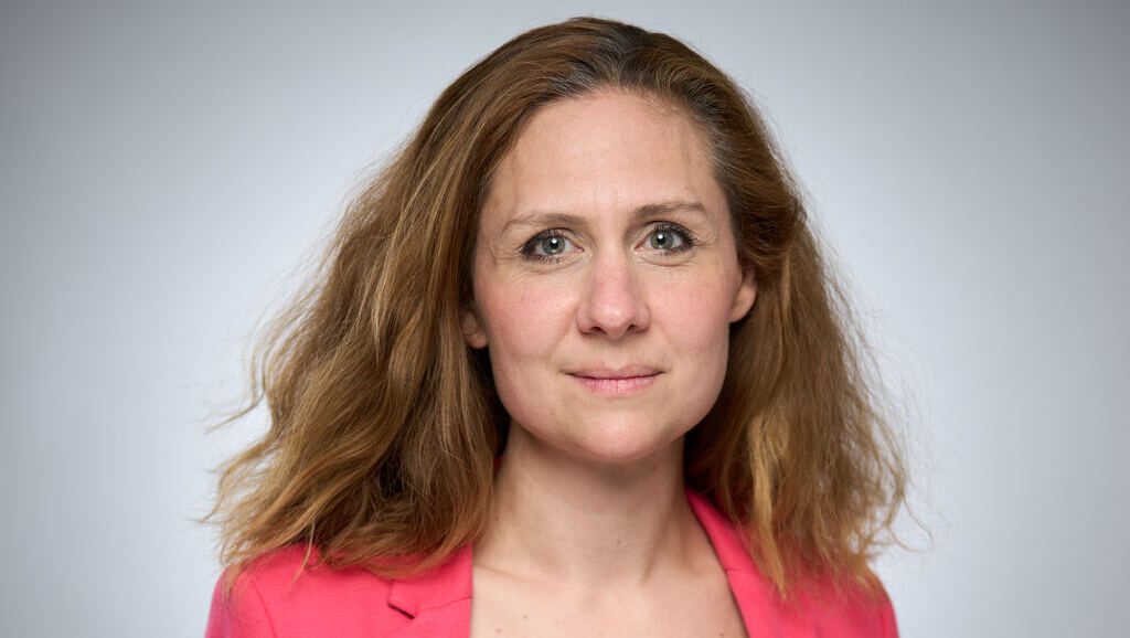 Cécilia Gondard et la priorité des services publics
