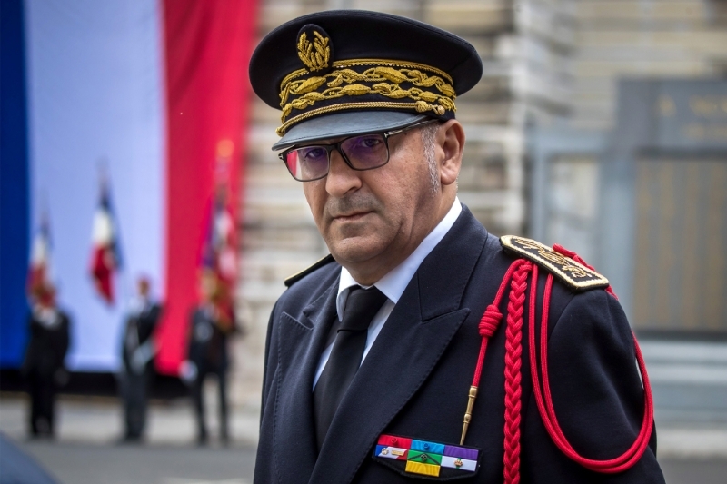 « Je veux rassurer ceux qui nous écoutent et en même temps afficher un message de fermeté. On aura des moyens qui nous permettront d’être extrêmement réactifs pour empêcher tout trouble à l’ordre public, soit à l’occasion du match, dans les environs du match ou sur le cheminement des spectateurs », a déclaré Laurent Nuñez, préfet de police de Paris, alors qu&rsquo;il était interrogé sur le match France – Israël, alors que certains craignent voir se reproduire les images d&rsquo;Amsterdam. 