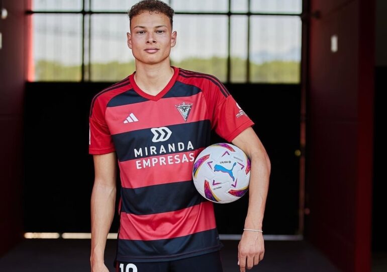 Mathis Lachuer le Français du Club Deportivo Mirandes
