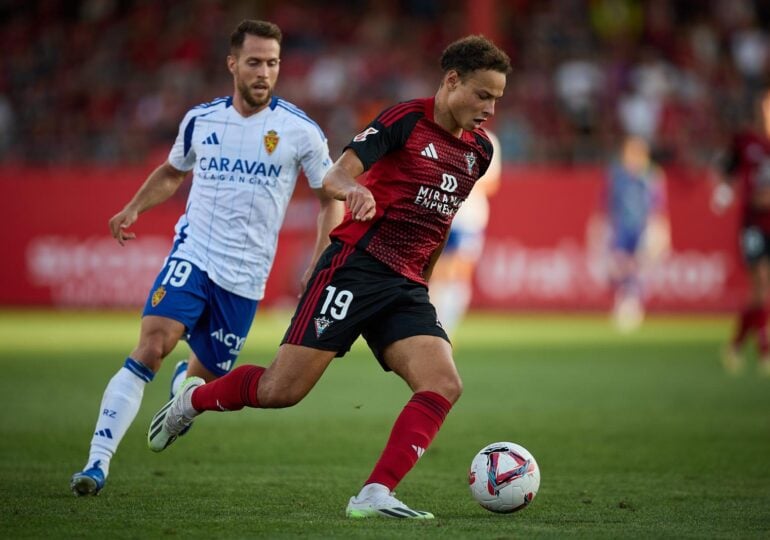 Mathis Lachuer sous le maillot du Club Deportivo Mirandés