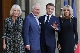 Le président français Emmanuel Macron avec le Roi du Royaume Uni Charles III