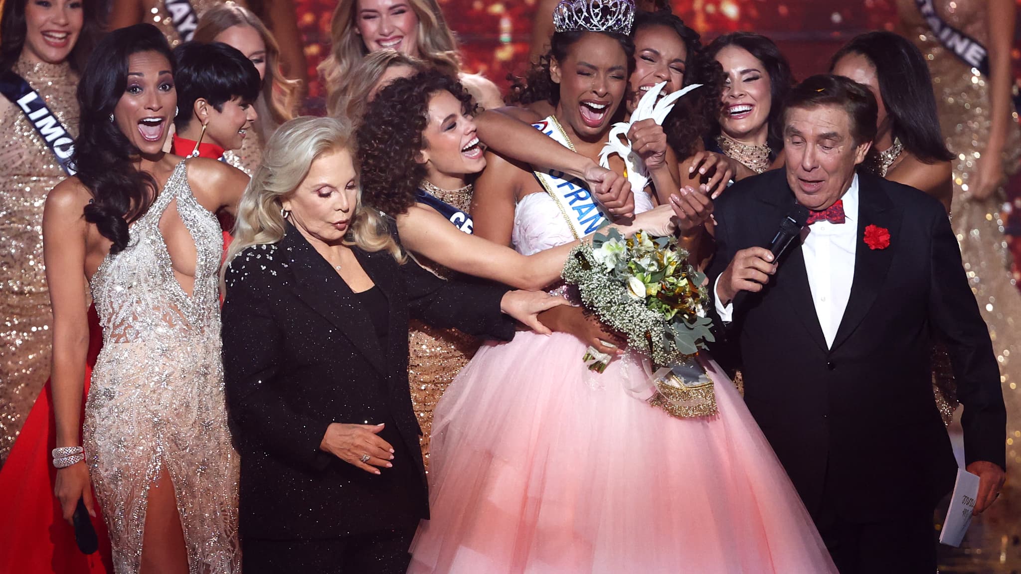 Miss Martinique élue Miss France 2025 le 14 décembre 2024 à Poitiers. © ROMAIN PERROCHEAU / AFP