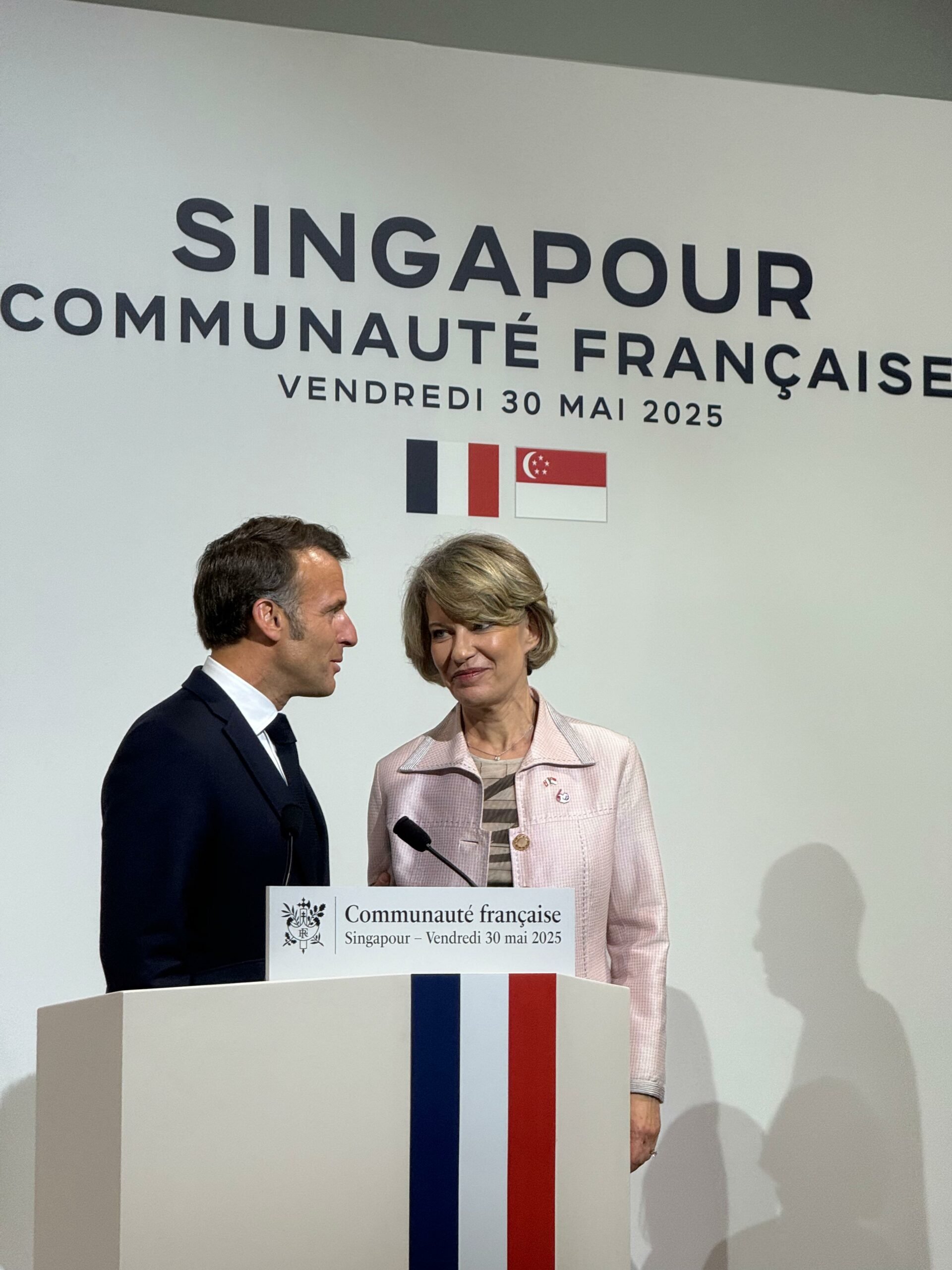 Anne Genetet avec Emmanuel Macon à Singapour