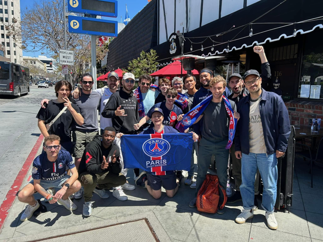 PSG Los Angeles lors d'un match avec la visite de... Patrick Bruel