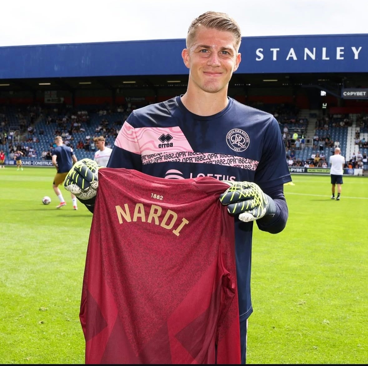 Paul Nardi au Loftus Road © QPR
