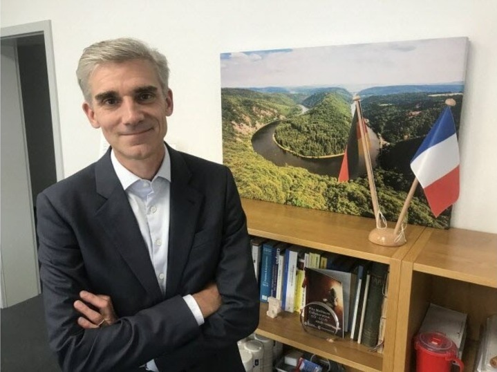 Frédéric Berner est le directeur général de la Chambre de commerce et d’industrie française en Allemagne, basée à Sarrebruck. Âgé de 53 ans, l’homme est originaire de Mulhouse et habite Sarreguemines. © RL /Nicolas THIERCY