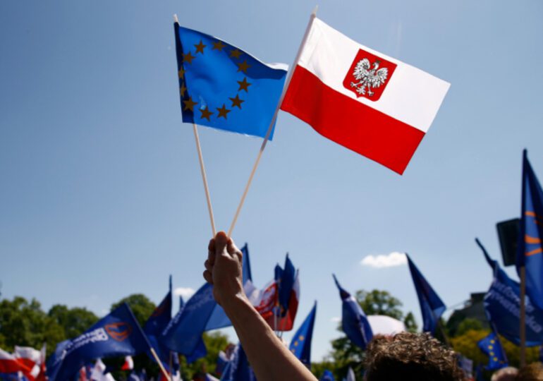 En Pologne, deux visions antagonistes de l’UE s’affrontent à un mois des élections législatives