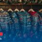 Céder à la tentation du pull de Noël ?