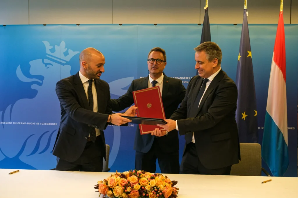 Le ministre français délégué à l’Europe Benjamin Haddad, le ministre des Affaires étrangères Xavier Bettel et le ministre de l’Education nationale et de l’Aménagement du territoire Claude Meisch.