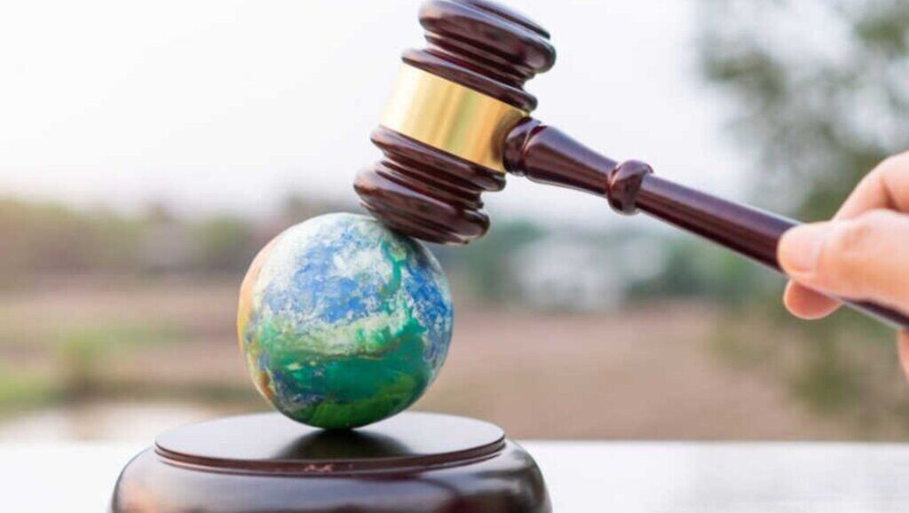 Le droit est mort, vive le droit !