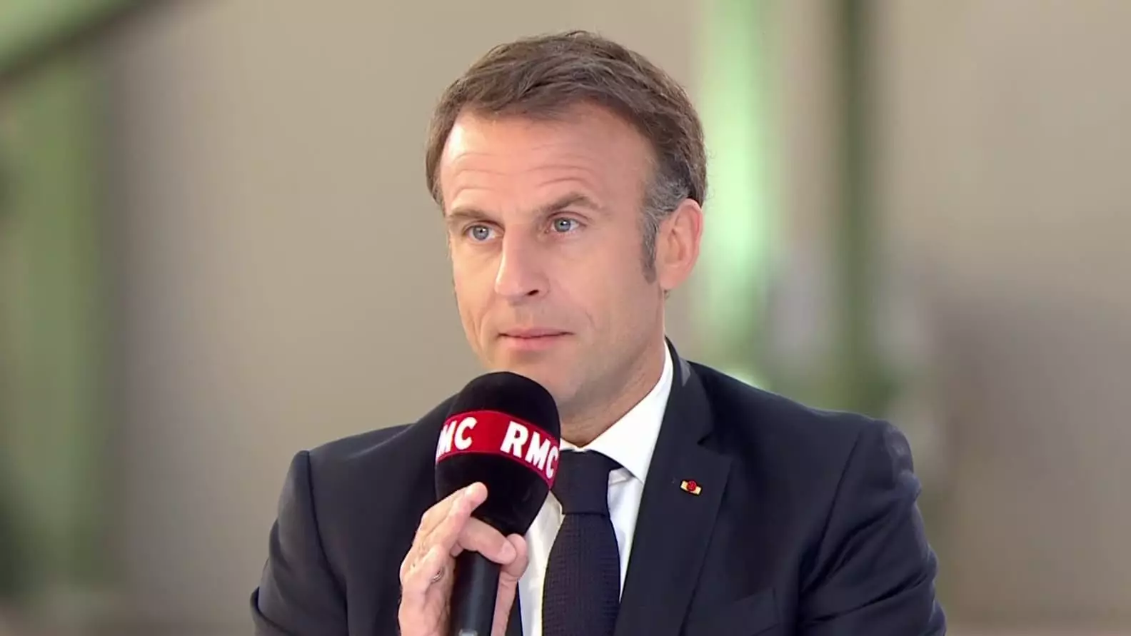 « Les forces de l&rsquo;ordre sont mobilisées à un niveau exceptionnel », a assuré le président de la République, lors d&rsquo;une interview sur RMC. Il y a évoqué les moyens « considérables » qui ont été mis en place pour la sécurité des Jeux olympiques et paralympiques.