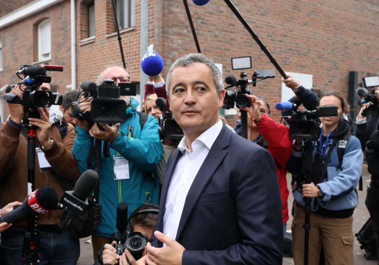 L'ex-ministre de l'Intérieur Gérald Darmanin a réuni son entourage politique à Tourcoing ce dimanche 29 septembre pour annoncer la création de son mouvement appelé "Populaires". Je vous propose, au sein d’un nouveau lieu de réflexion, que tout le monde peut rejoindre, de prendre le temps de penser à l’avenir”, a déclaré l'ancien ministre de l'intérieur devant quelque 500 personnes.