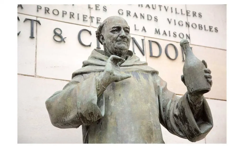 statue de dom perignon