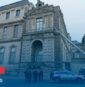 Le Louvre : un cas d’école Le Louvre : un cas d’école